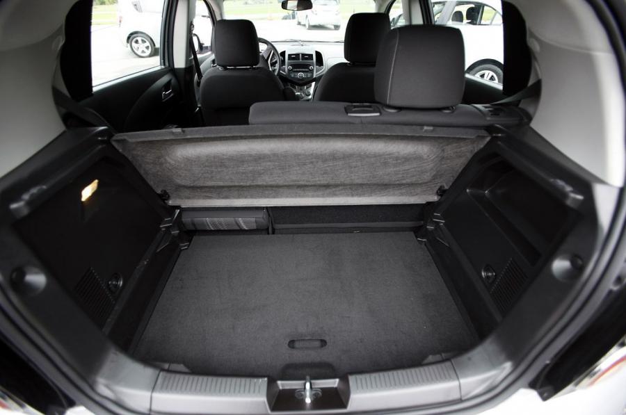  Chevrolet Sonic 2012 года  (фото 10 из 66)